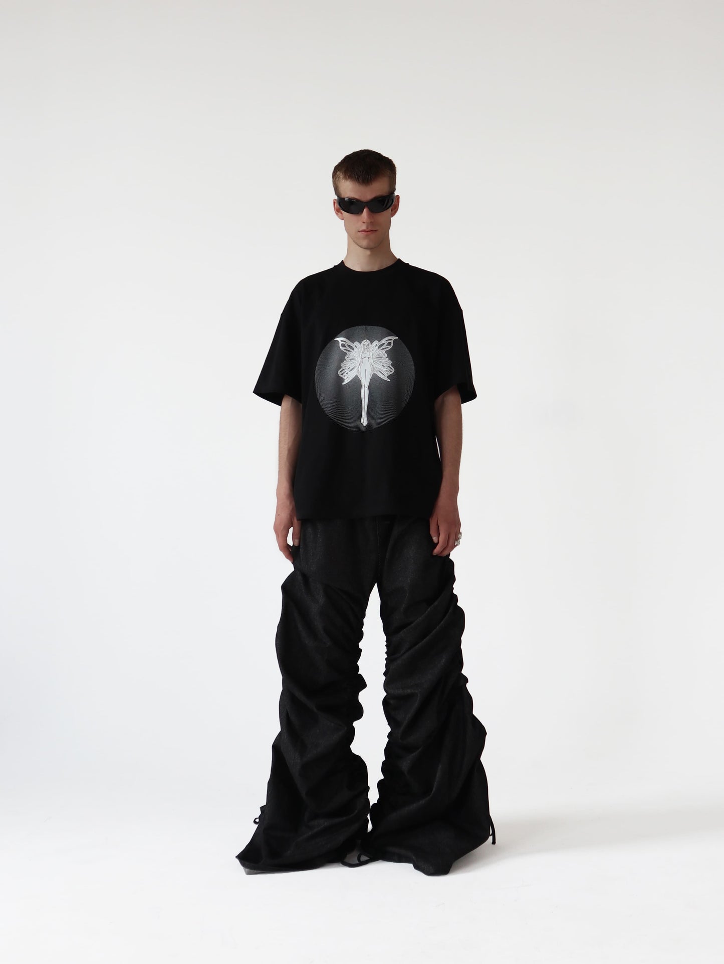 THE GUARDIAN OF DREAMS OVERSIZED T-SHIRT